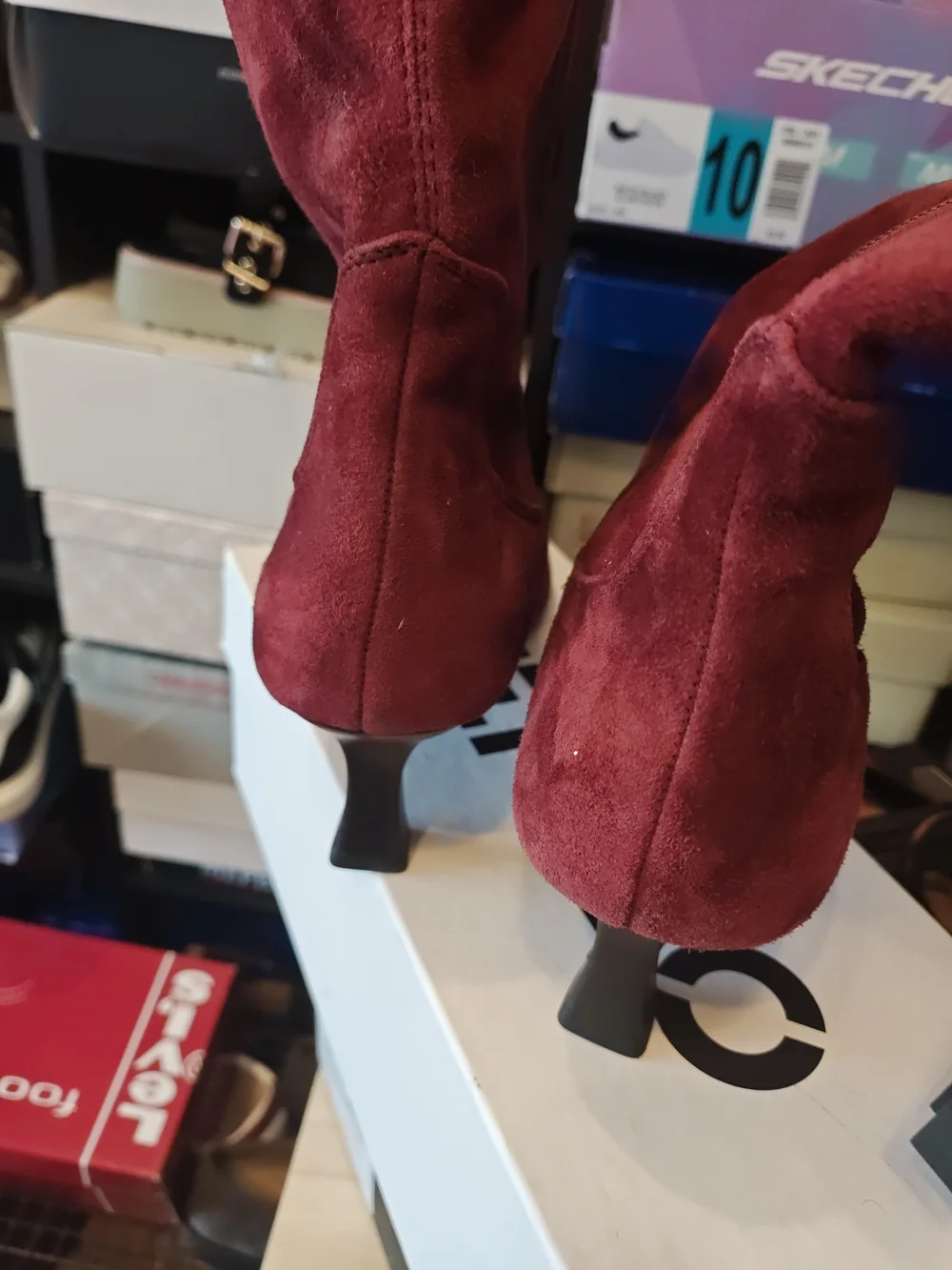 Tahari sleek burgundy